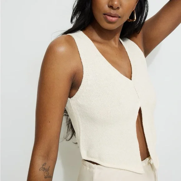 Dynamite Keyhole Knit Vest - Picture 3 of 5